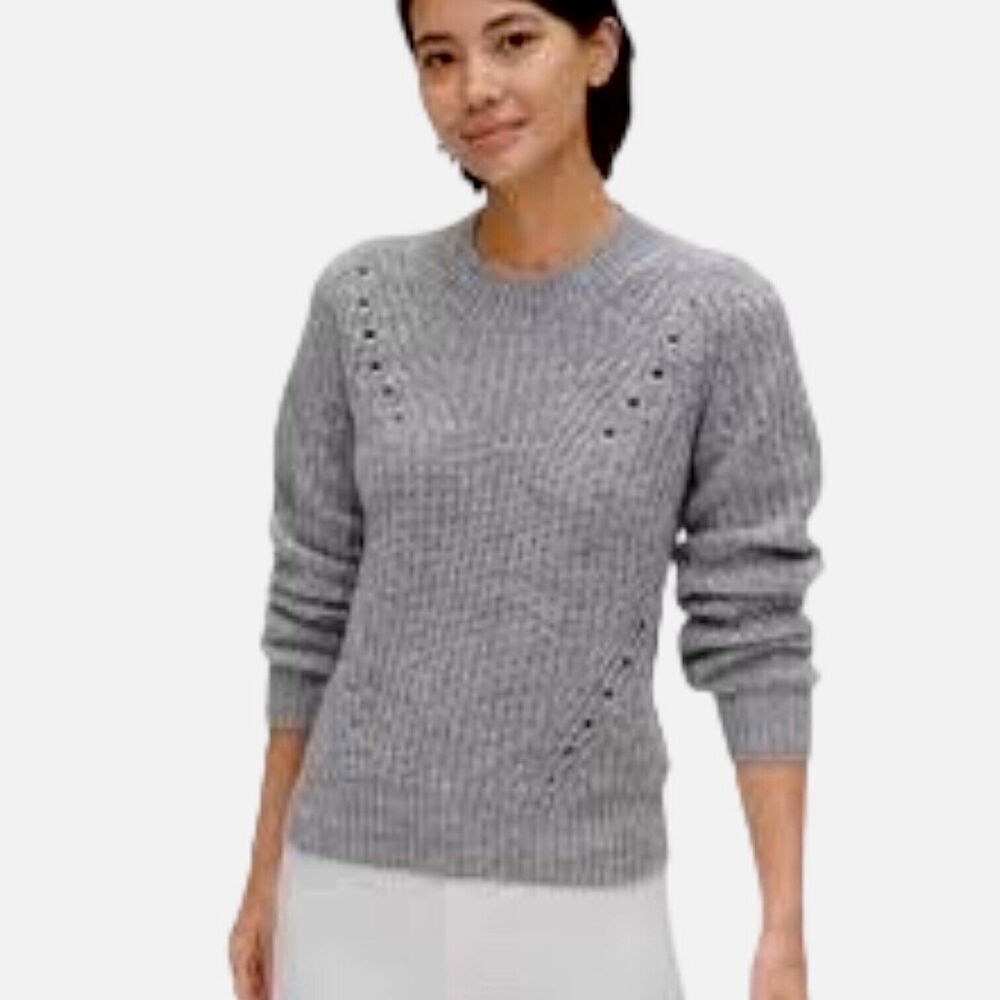 GAP Light Heathered Grey Chunky Knit Pointelle Sweater Women's Size‎ M
